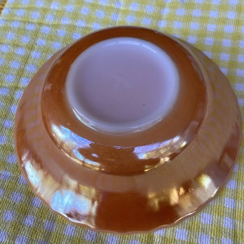 Vintage anchor hocking fire king swirl bowl 8.5” width 2.5” tall